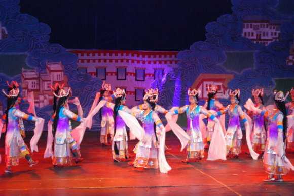 《幸福在路上》 唐卡艺术与舞台表演的千年对话