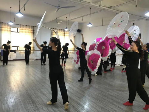 艺术之光照亮党史 文艺创作与表演如何推动党史学习教育深入人心